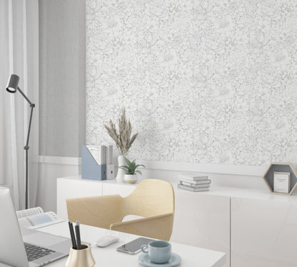 Behang met ton-sur-ton grote bloemenprint grijs wit